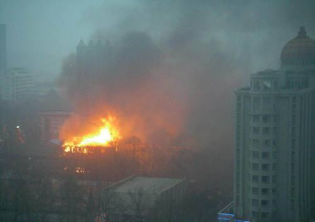 2008年3月13日下午6时左右,东南大学四牌楼校区动力楼发生大火,顶楼四